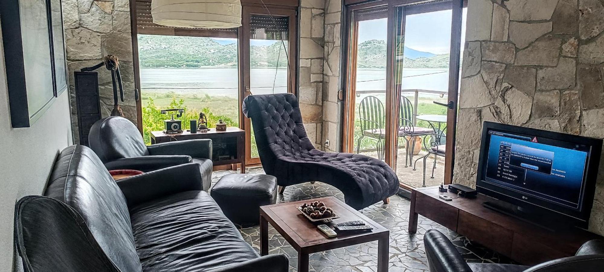 Holiday Home Haustor With Skadar Lake View ポドゴリツァ エクステリア 写真